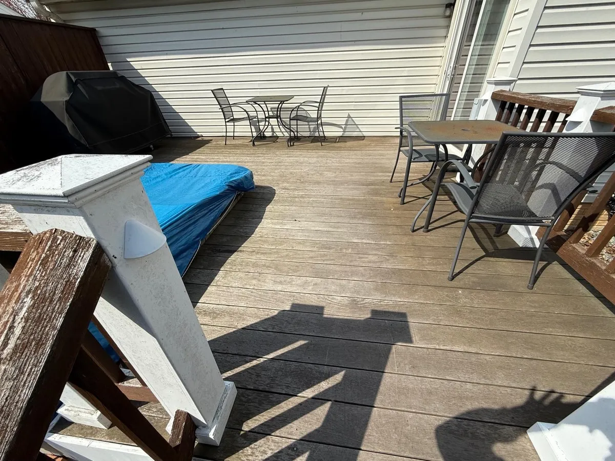 Full Deck Prep, Pressure Wash & Stain
