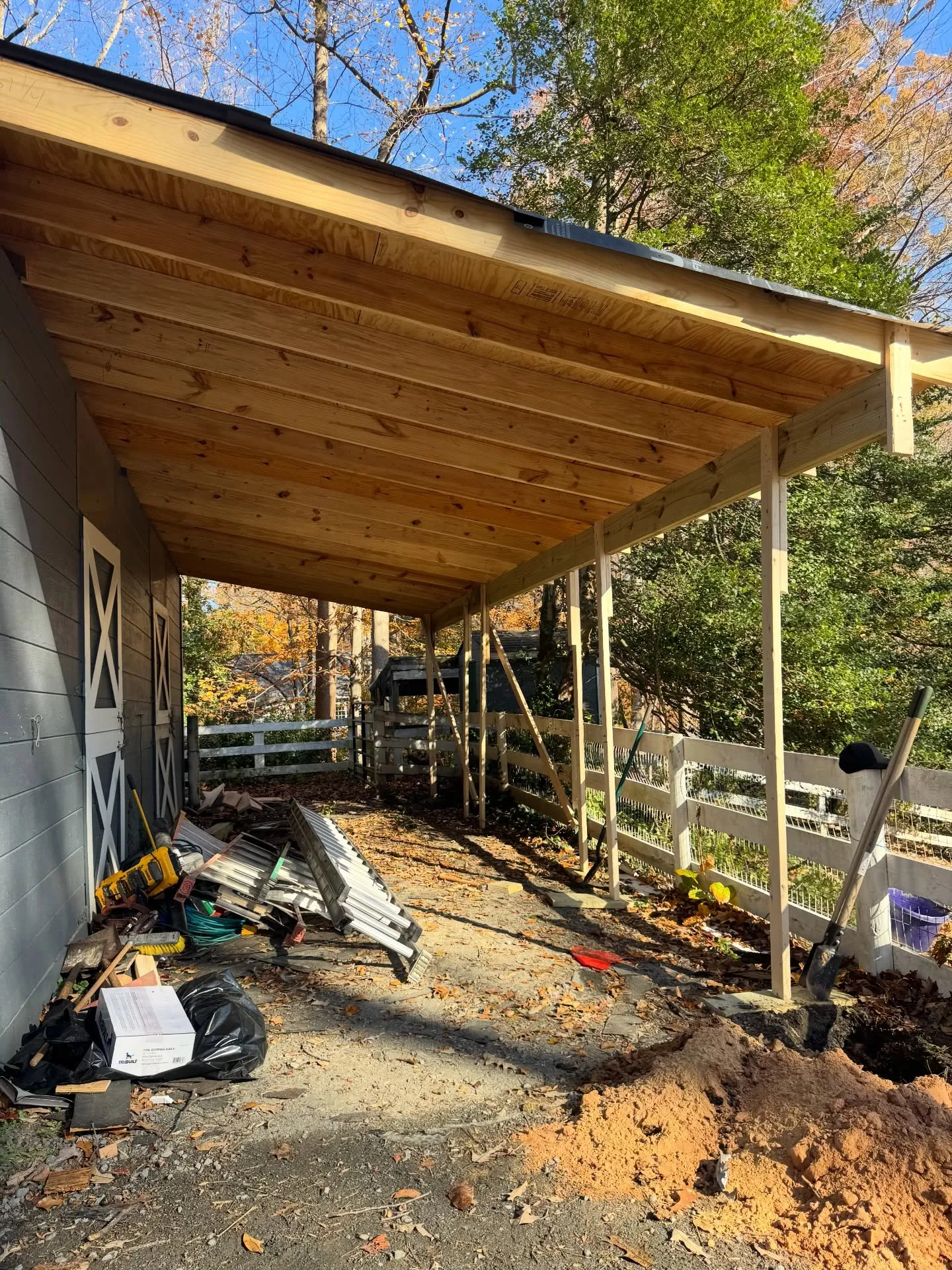 Barn overhang - Image 3