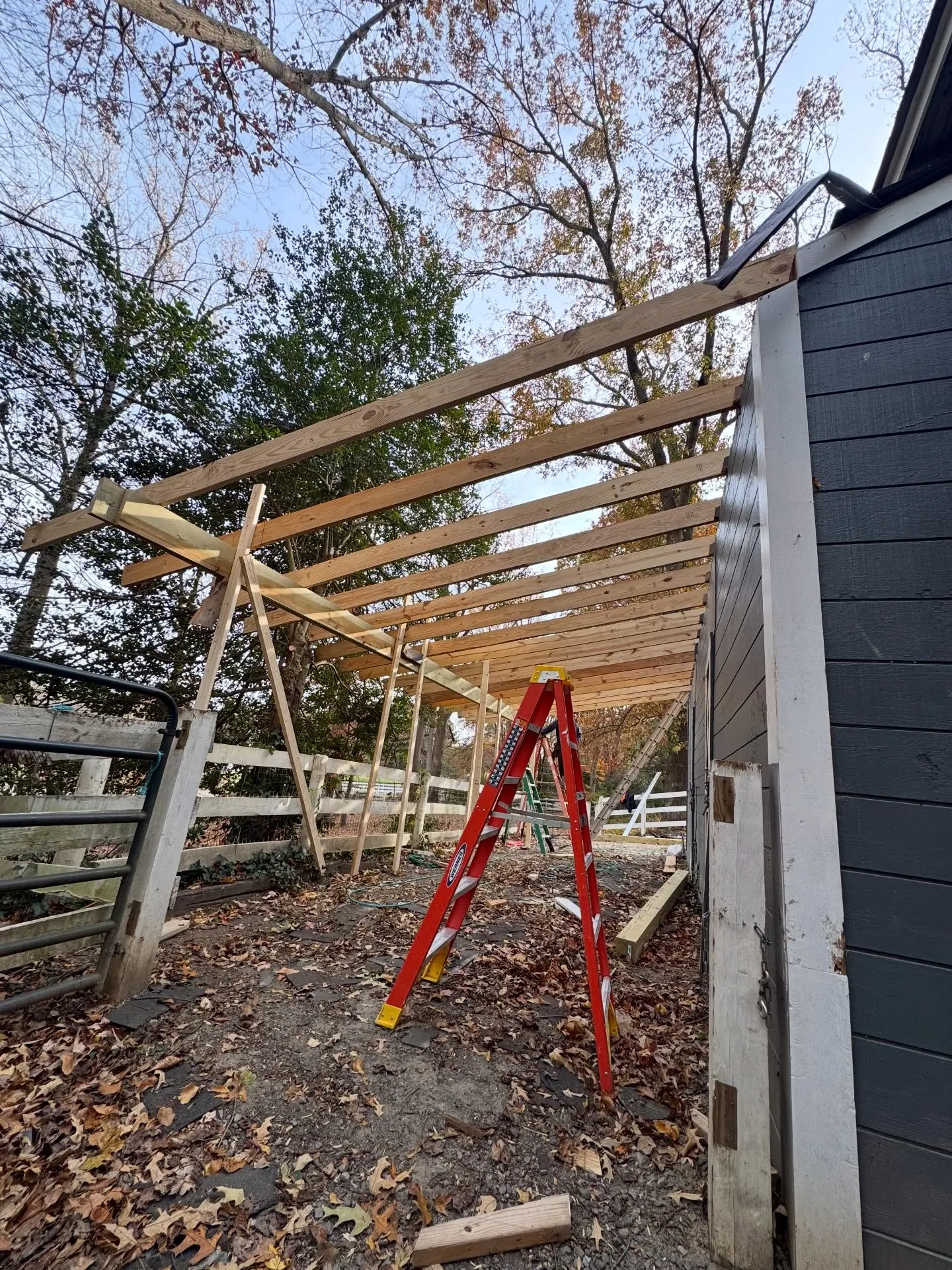Barn overhang - Image 5